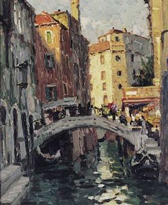 Venezianische Kanalansicht Mit Schrag Einfallendem Sonnenlicht Und Malerischer Brucke by Max Werner