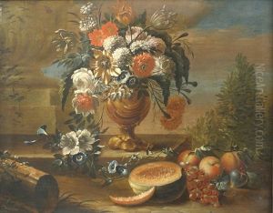 Blumenbouquet In Einer Reliefierten Vase Mit Melone, Trauben, Feigen Und Pfirsichen Auf Einem Steinpodest Vor Landschaftshintergrund