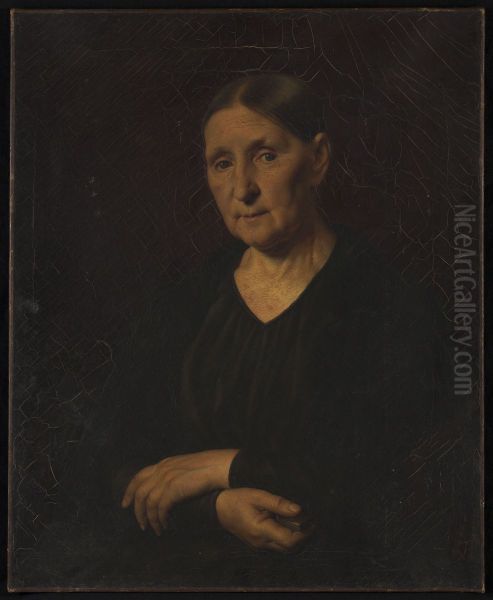 Portrait de femme, bras croises - view 1