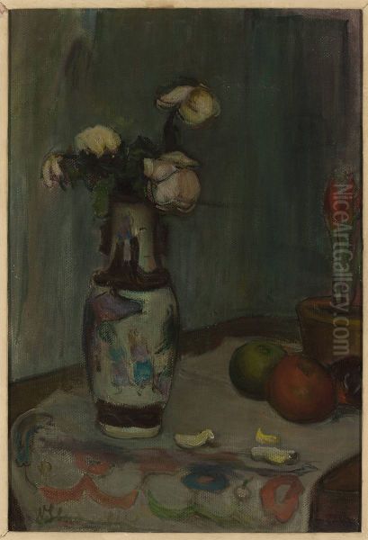 White roses in a vase - view 1