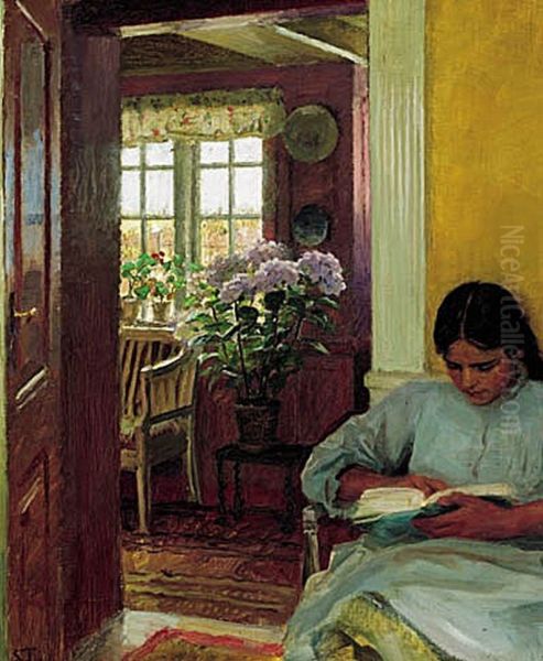 Yvonne Tuxen laeser i villa Dagminne. - view 1