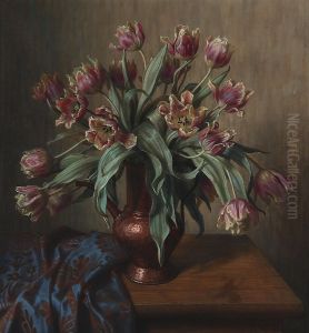 Opstilling med tulipaner i en vase.