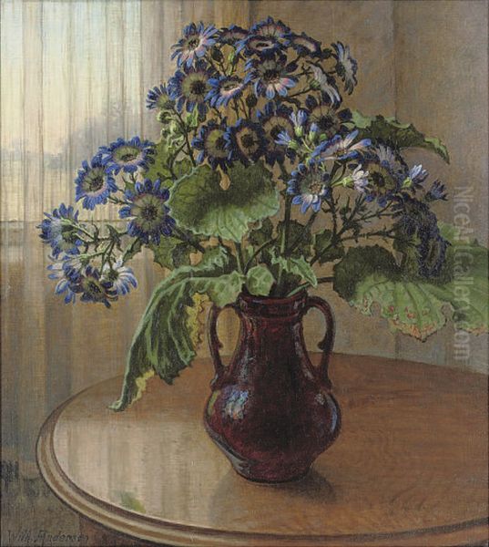 Sommerblomster i vase pa rundt bord. - view 1