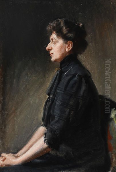 The singer Elisabeth Dons, seated, dressed in black. - view 1