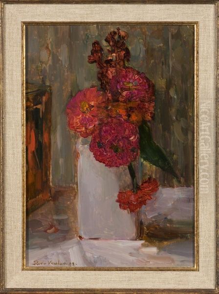 Witte Delftse vaas met zinnia's, - view 1