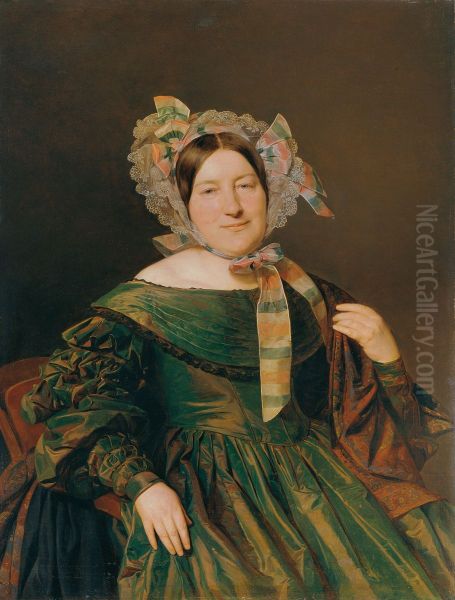 Frau in grunem, lachsrot changierendem Kleid - view 1