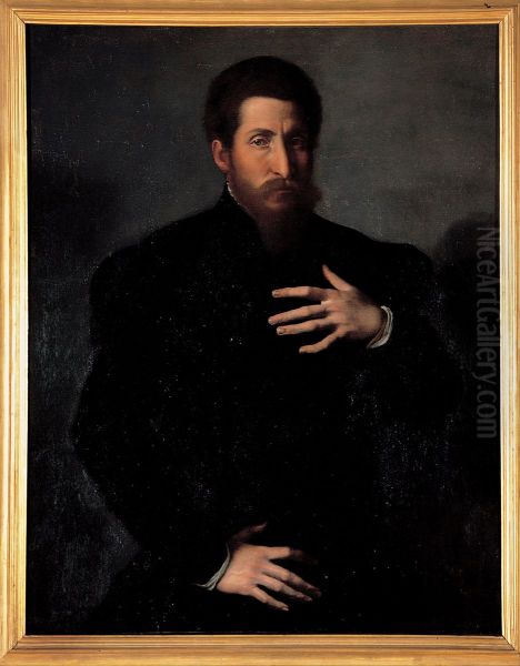 Portrait of a virile man - view 1