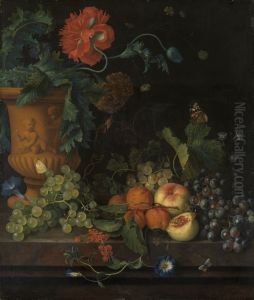 Tonvase mit Blumen, daneben Fruchte