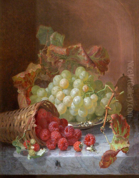 Nature morte au raisin et aux framboises debordant d'un panier - view 1