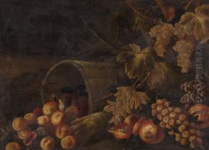 Pesche E Fichi In Una Cesta Di Vimini Con Tralci D'uva Su Un Piano
