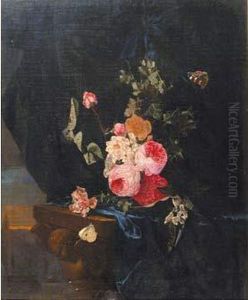 Nature Morte De Fleurs Retenues Par Un Ruban Bleu Au Dessus Dune Console