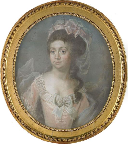Portratt Av Elegant Hogrestandsdam Ikladd Rosa Klanning Med Slojor Och Rosetter - Midjebild - view 1