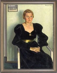 Portrait Einer Sitzenden, Blonden Dame Im Schwarzen Kleid Im Interieur, Kniestuck