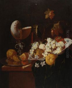 Nautilus, Alzatine In Maiolica E Frutta