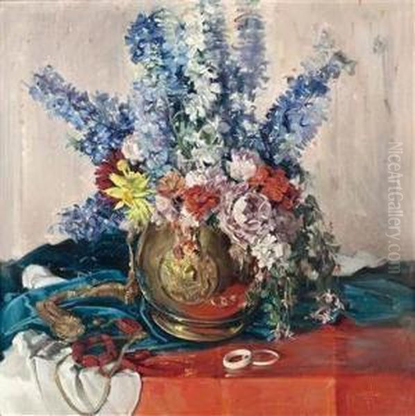 Stillleben Mit Blumen In Messingvase Und Schmuckstucken - view 1