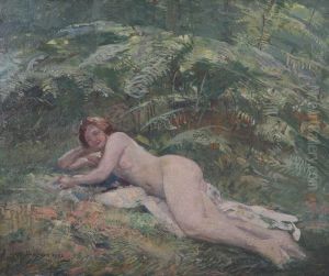 Liggend Naakt Onder De Varens by Leon Houyoux