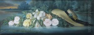 Fleurs Et Chapeau De Paille Jetes Sur L'eau Au Crepuscule