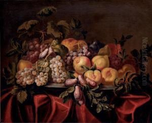 Prugne, Uva E Melograni Su Un Piano Coperto Da Tappeto