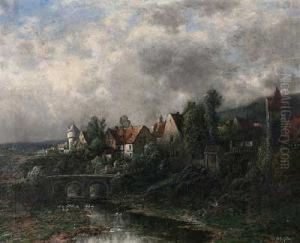 Kleinestadt Oberhalb Eines Flusses In Sommerlicher Landschaft