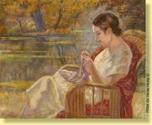 Jeunefemme Cousant Au Jardin