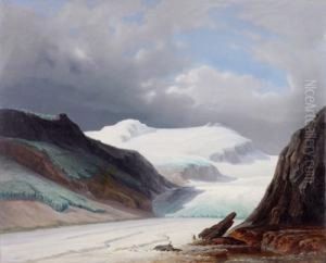 Hochgebirge Mit Gletscher, Im Vordergrund Wanderer Bei Der Rast
